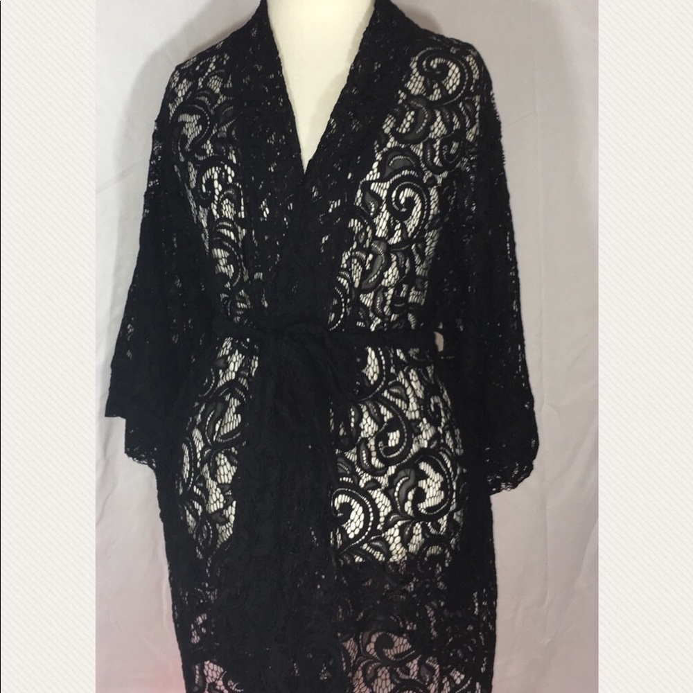 Black Lace Robe - Picture 2 of 8